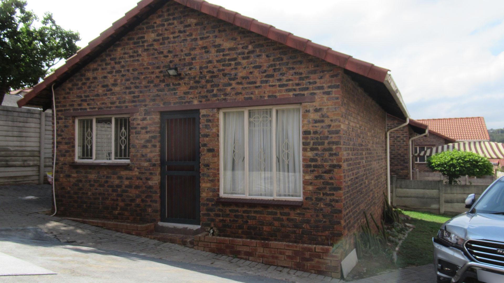 Front View of property in Mondeor