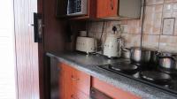 Kitchen - 6 square meters of property in Mondeor