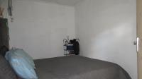 Bed Room 1 - 16 square meters of property in Mondeor