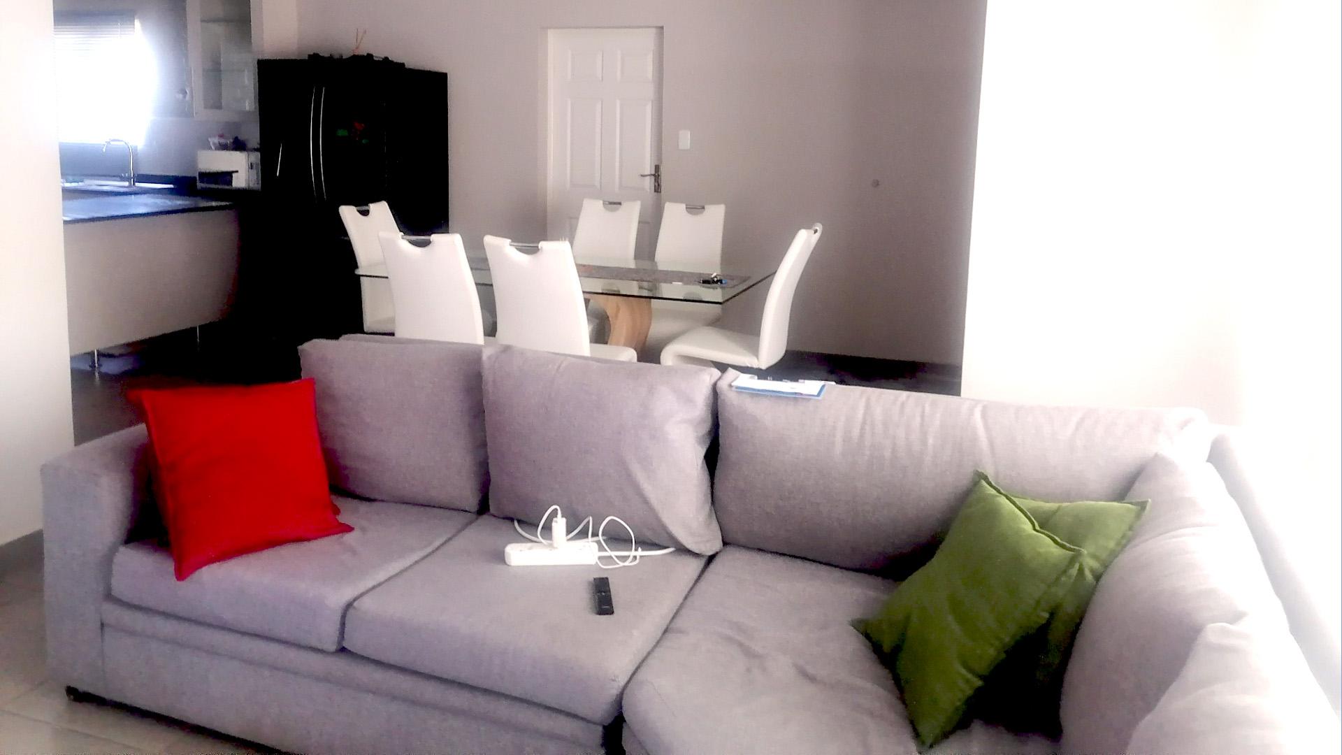 Lounges of property in Heidedal