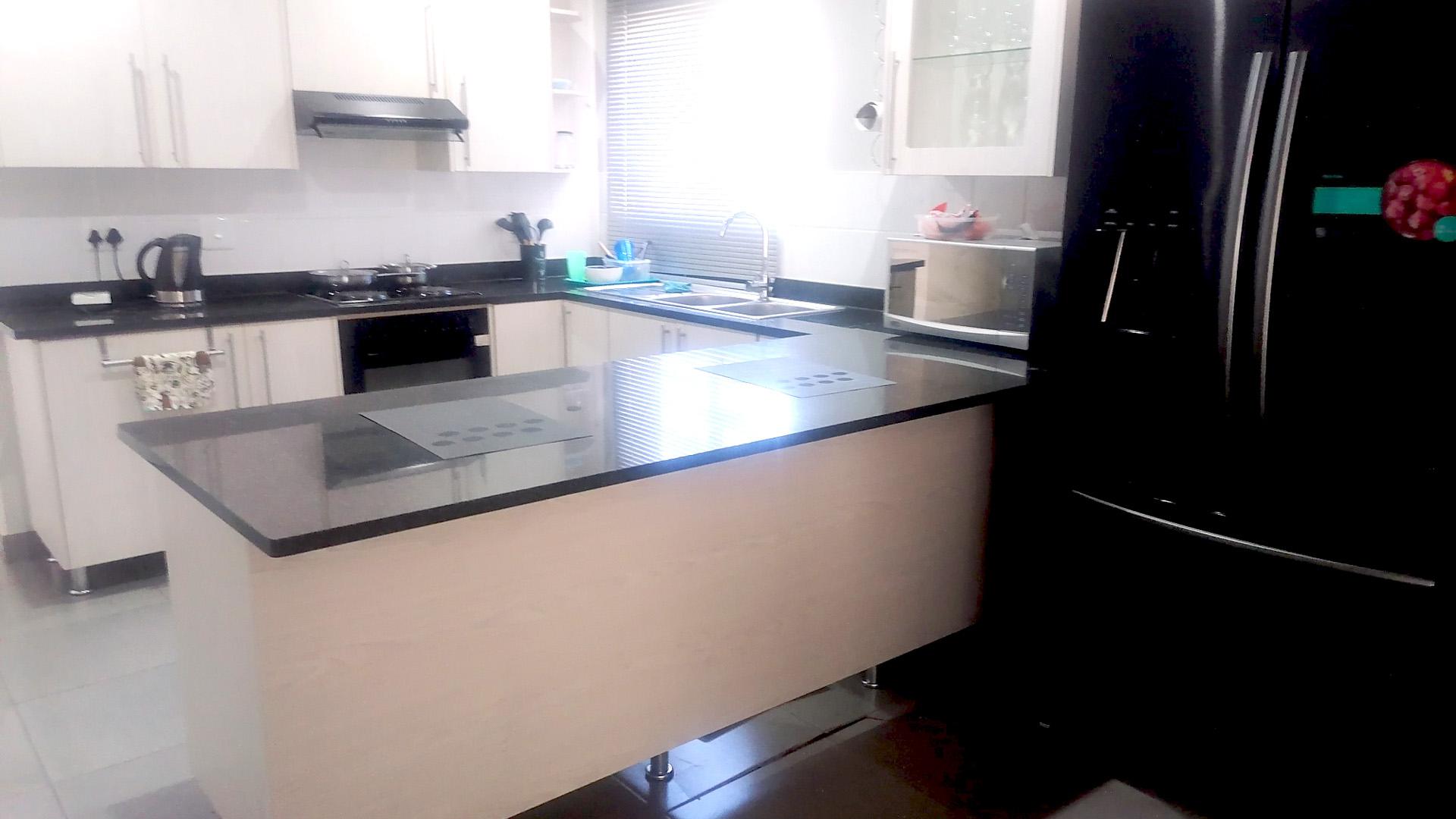 Kitchen of property in Heidedal