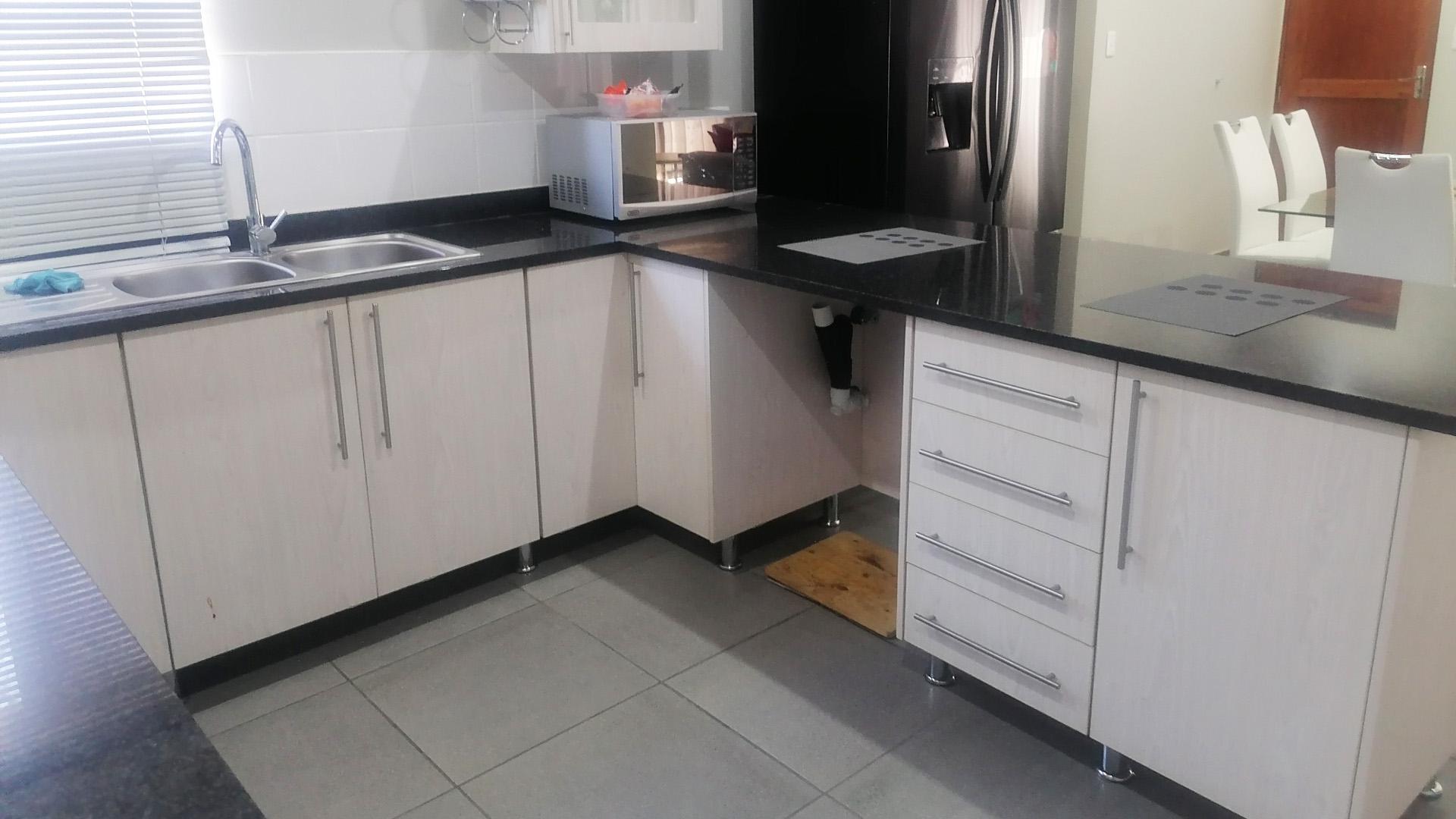 Kitchen of property in Heidedal