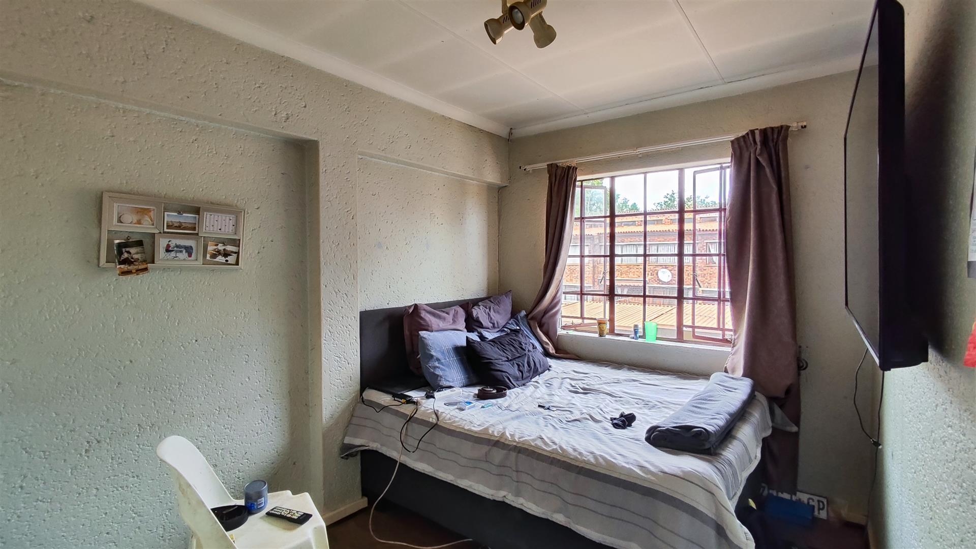 Bed Room 2 - 12 square meters of property in Windsor West