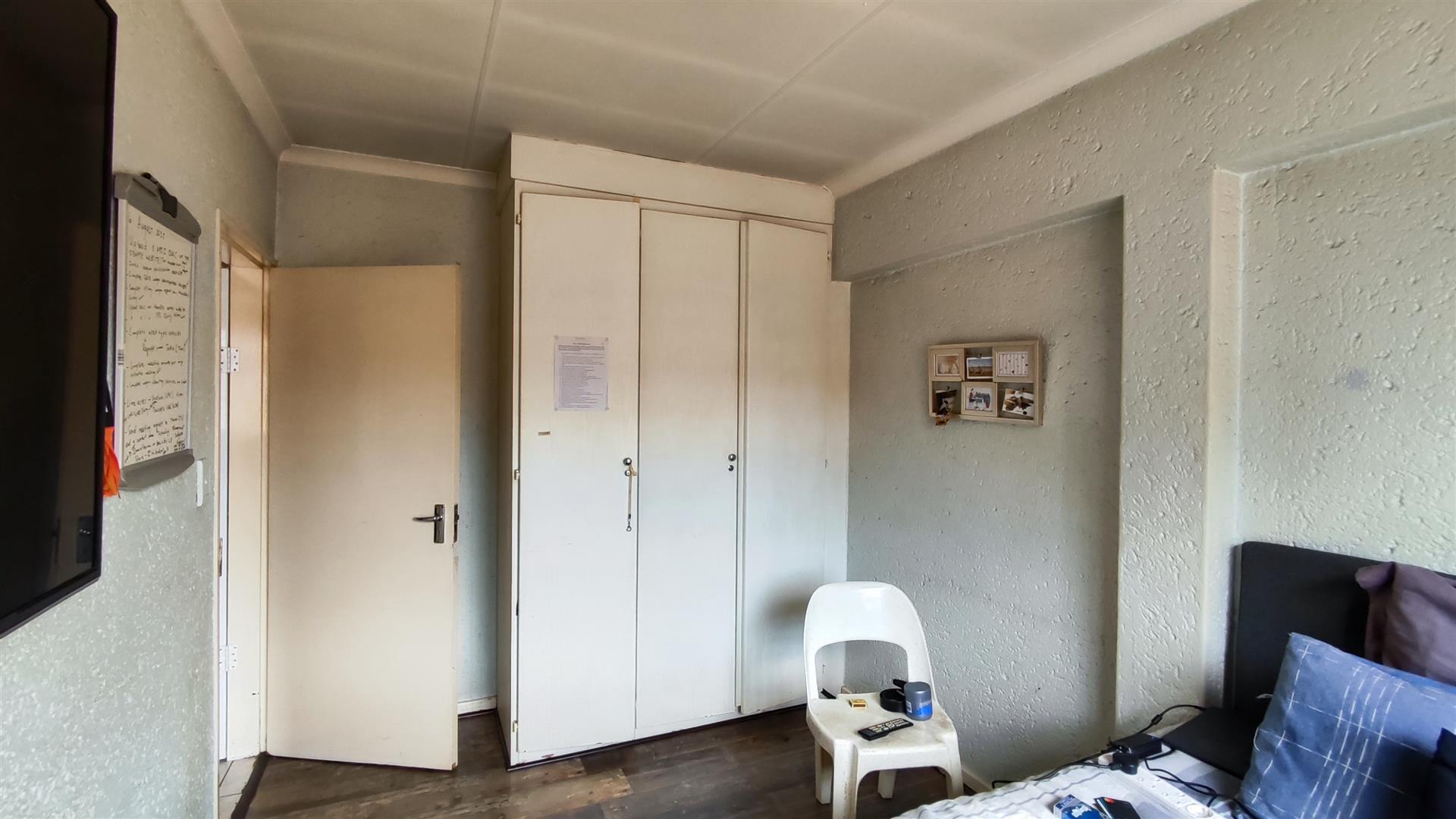 Bed Room 2 - 12 square meters of property in Windsor West