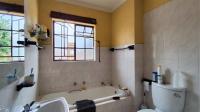 Bathroom 1 - 6 square meters of property in Windsor West