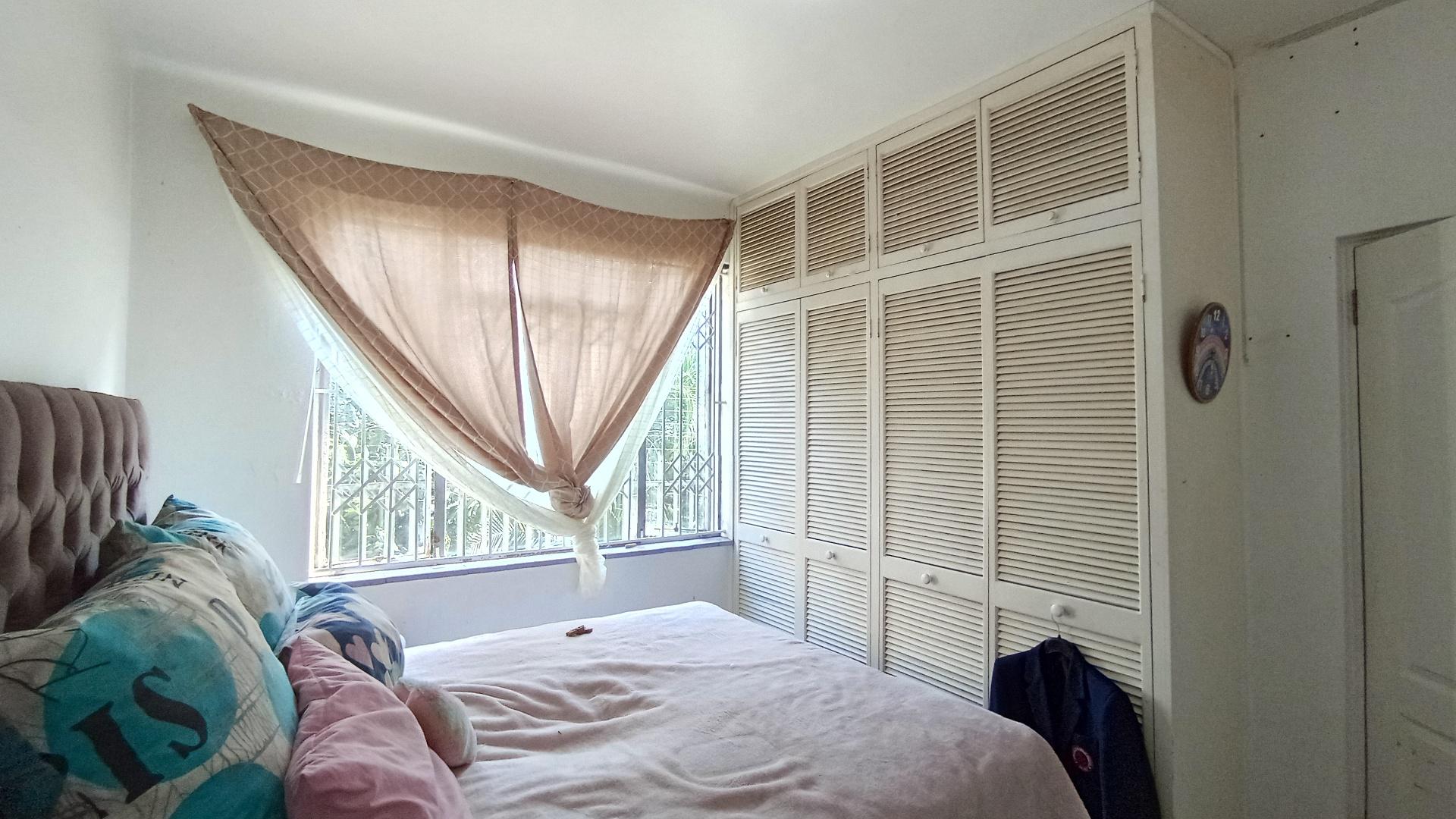 Bed Room 1 - 12 square meters of property in Musgrave