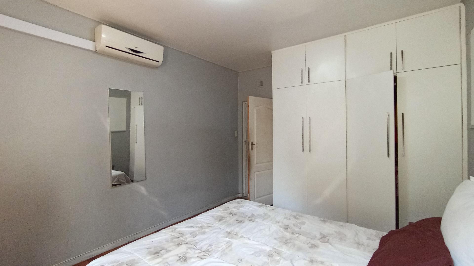 Bed Room 2 - 22 square meters of property in Musgrave