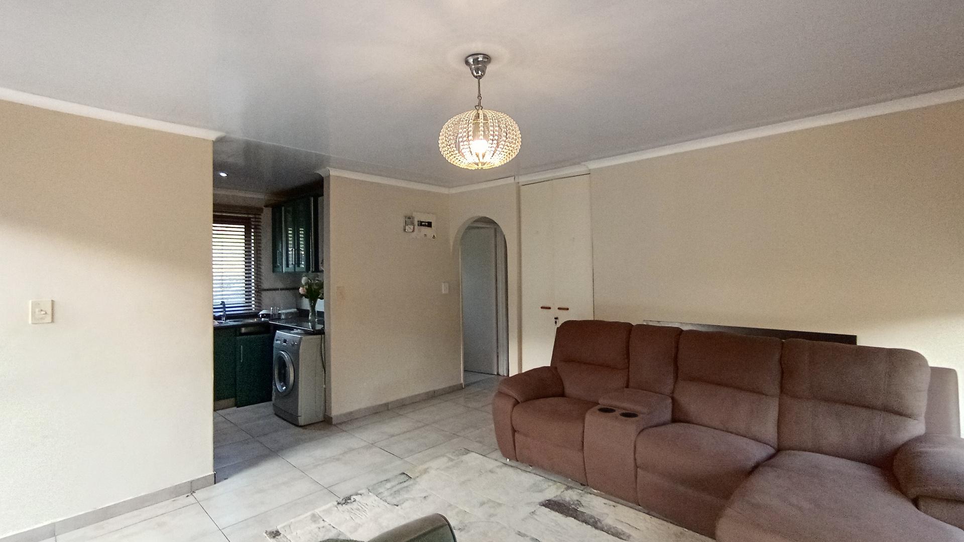 Lounges - 25 square meters of property in Bellair - DBN