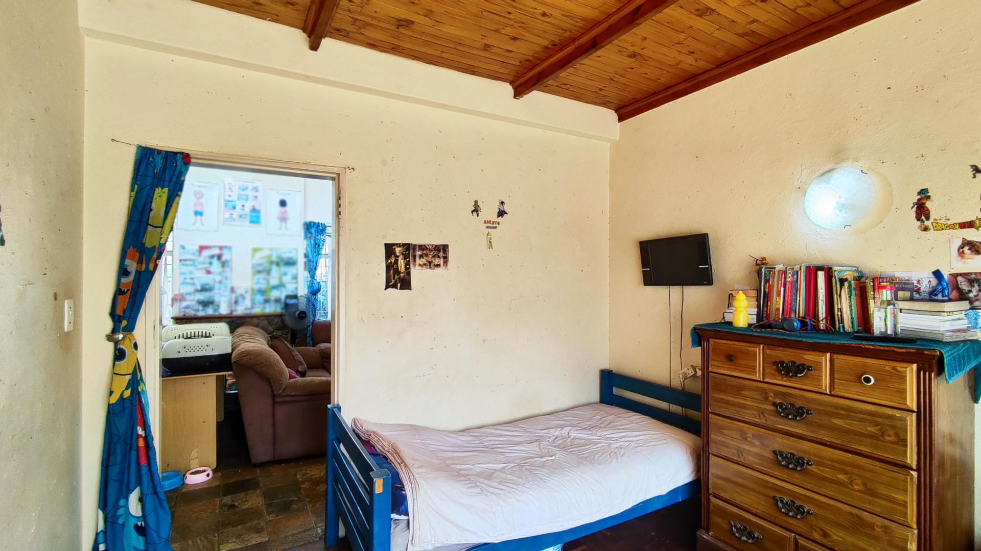 Bed Room 1 - 12 square meters of property in Selcourt