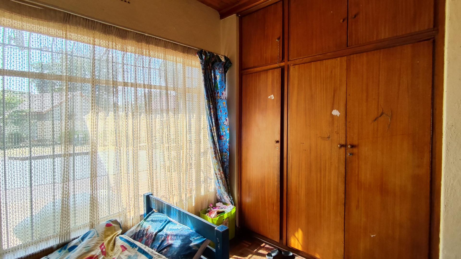 Bed Room 1 - 12 square meters of property in Selcourt