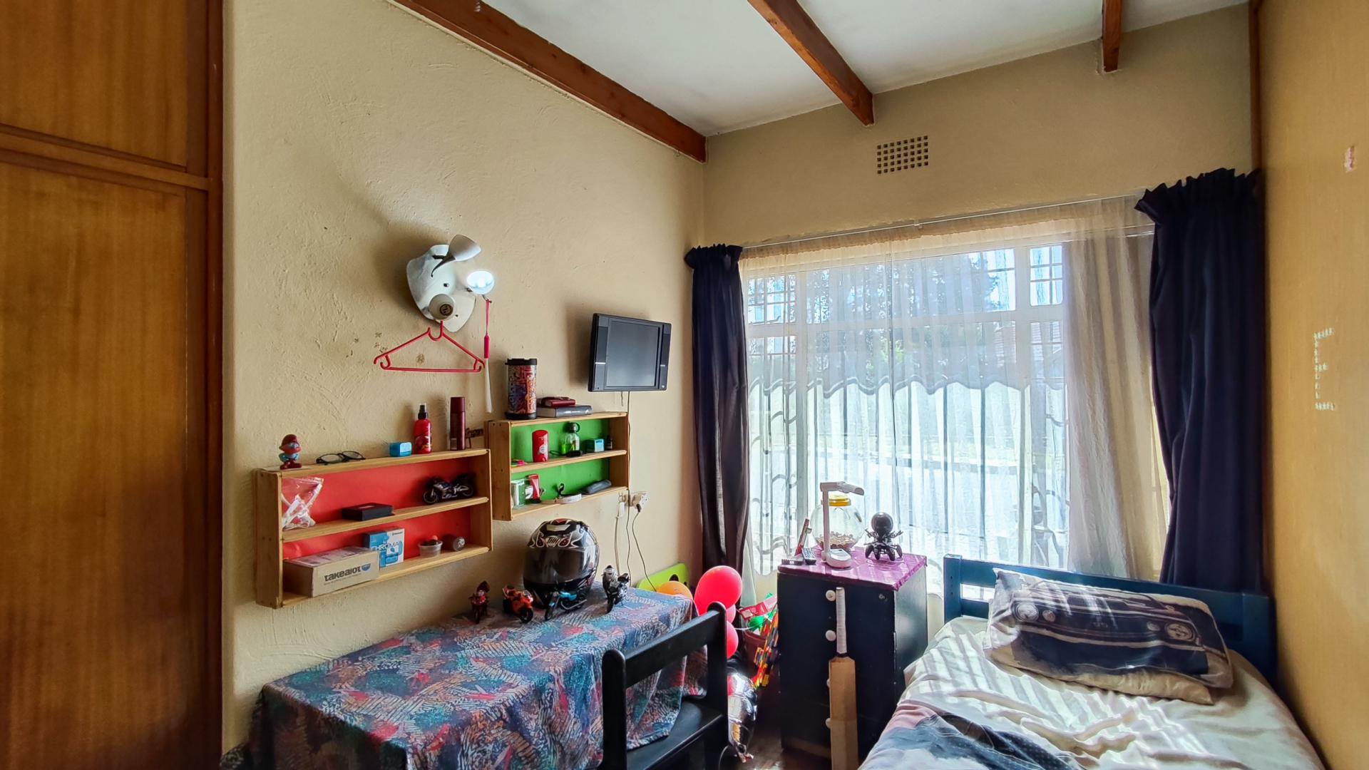 Bed Room 2 - 10 square meters of property in Selcourt