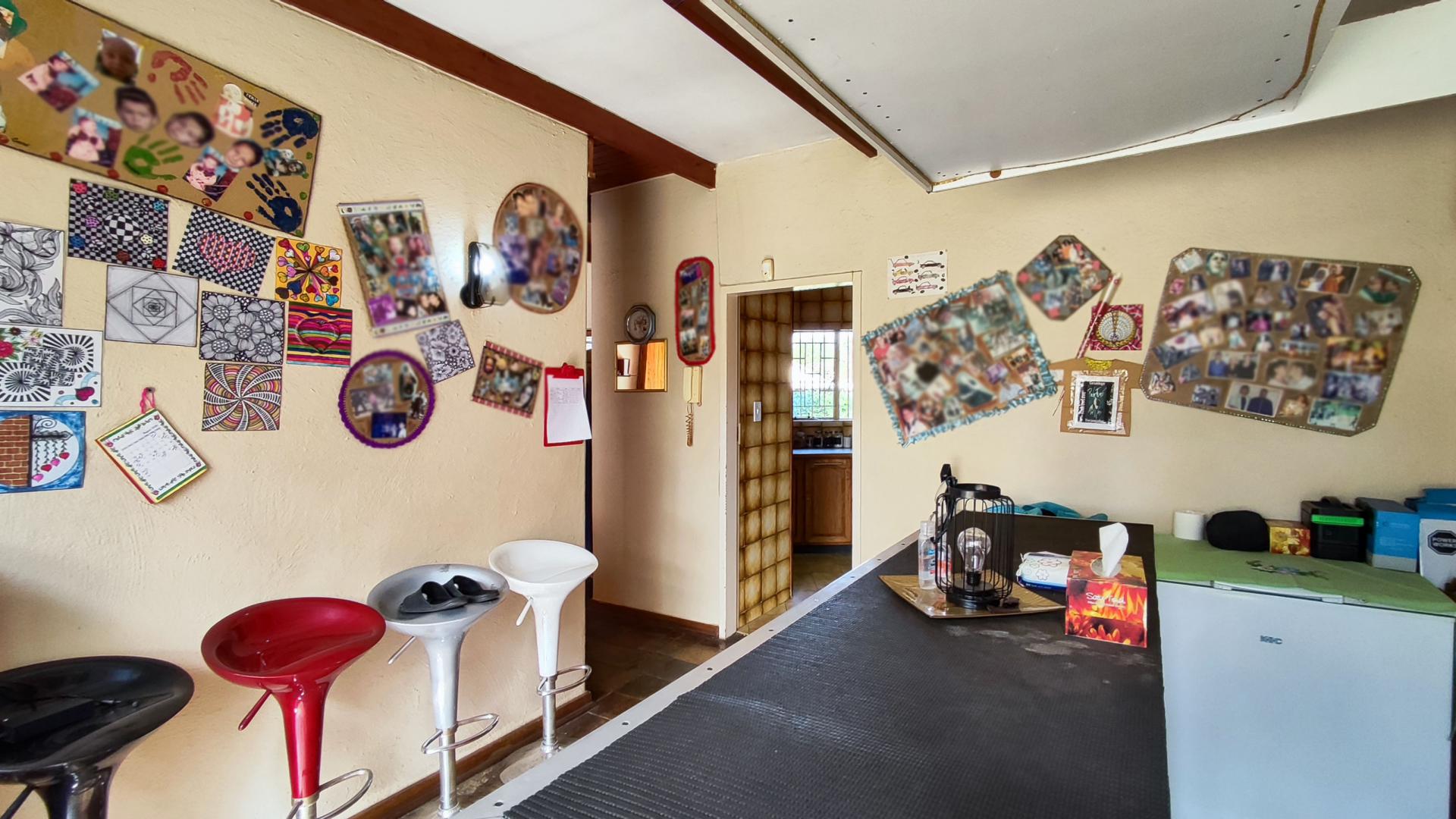 Entertainment - 15 square meters of property in Selcourt