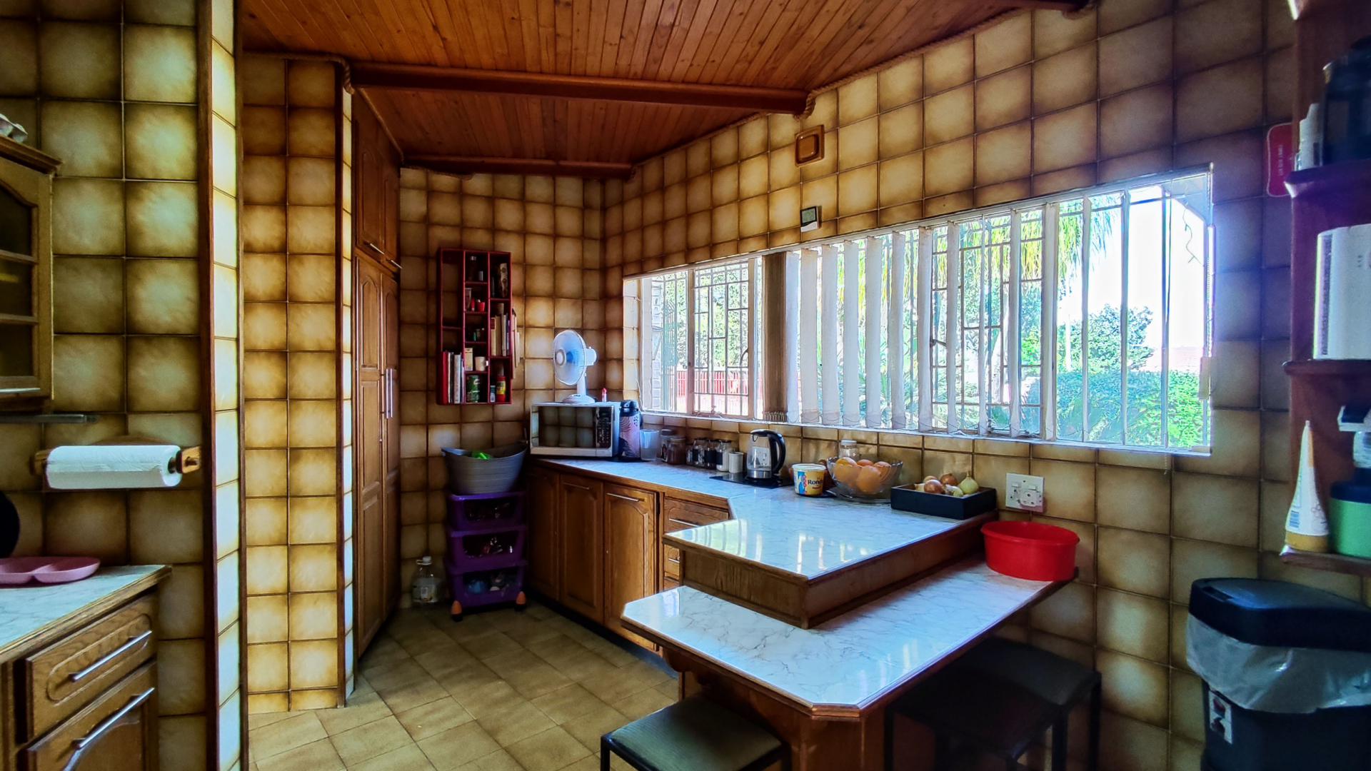 Kitchen - 12 square meters of property in Selcourt