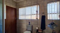 Bathroom 1 of property in Selcourt