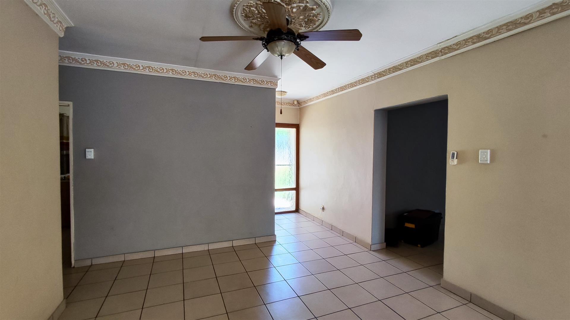 Dining Room - 20 square meters of property in Vanderbijlpark