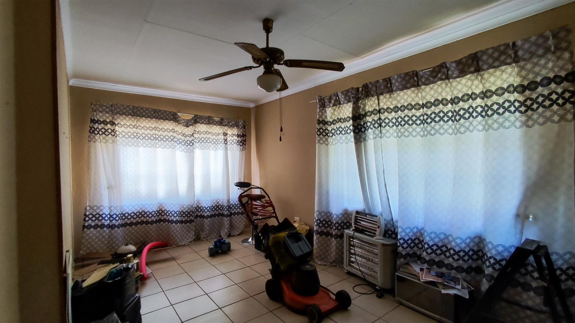 Bed Room 4 of property in Vanderbijlpark