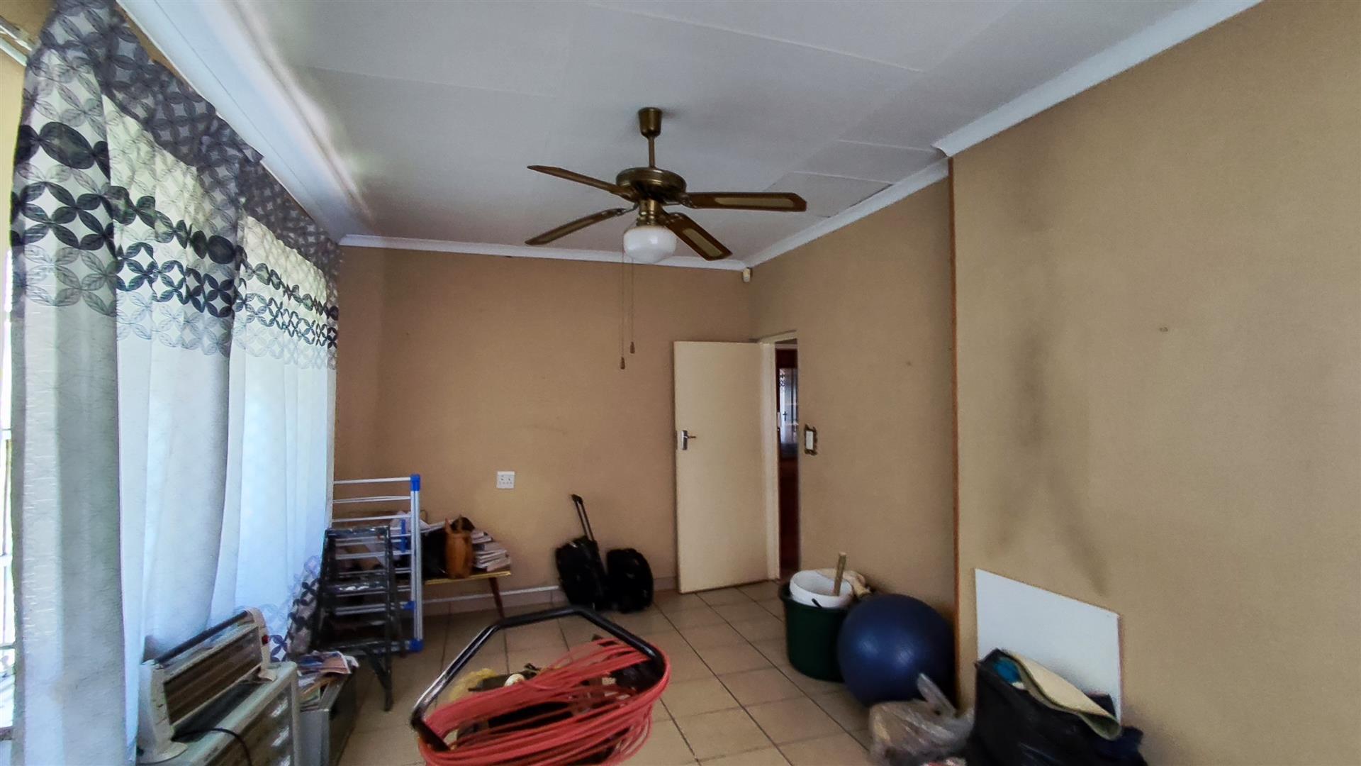 Flatlet - 35 square meters of property in Vanderbijlpark