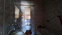 Bathroom 2 - 3 square meters of property in Vanderbijlpark