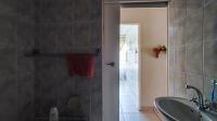 Bathroom 2 - 3 square meters of property in Vanderbijlpark