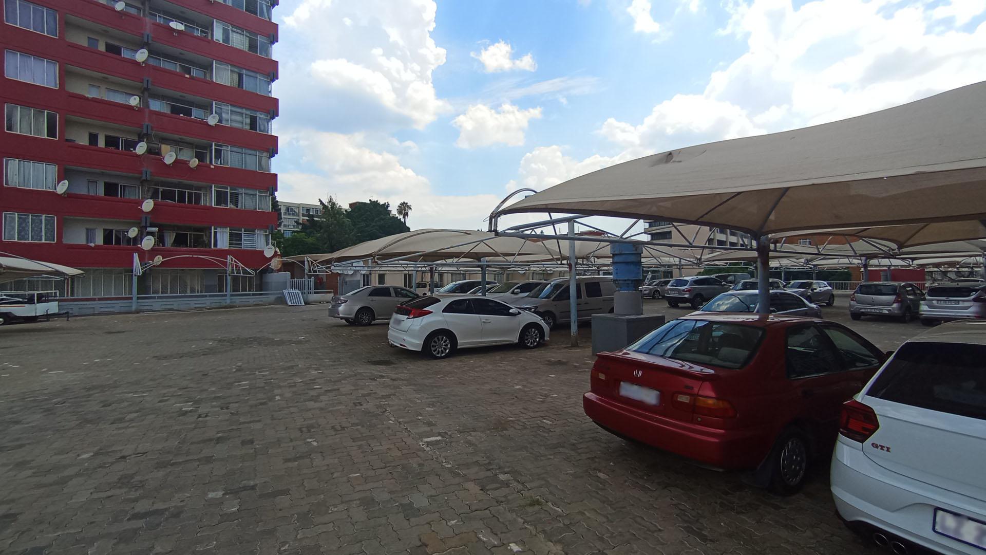 Front View of property in Sunnyside