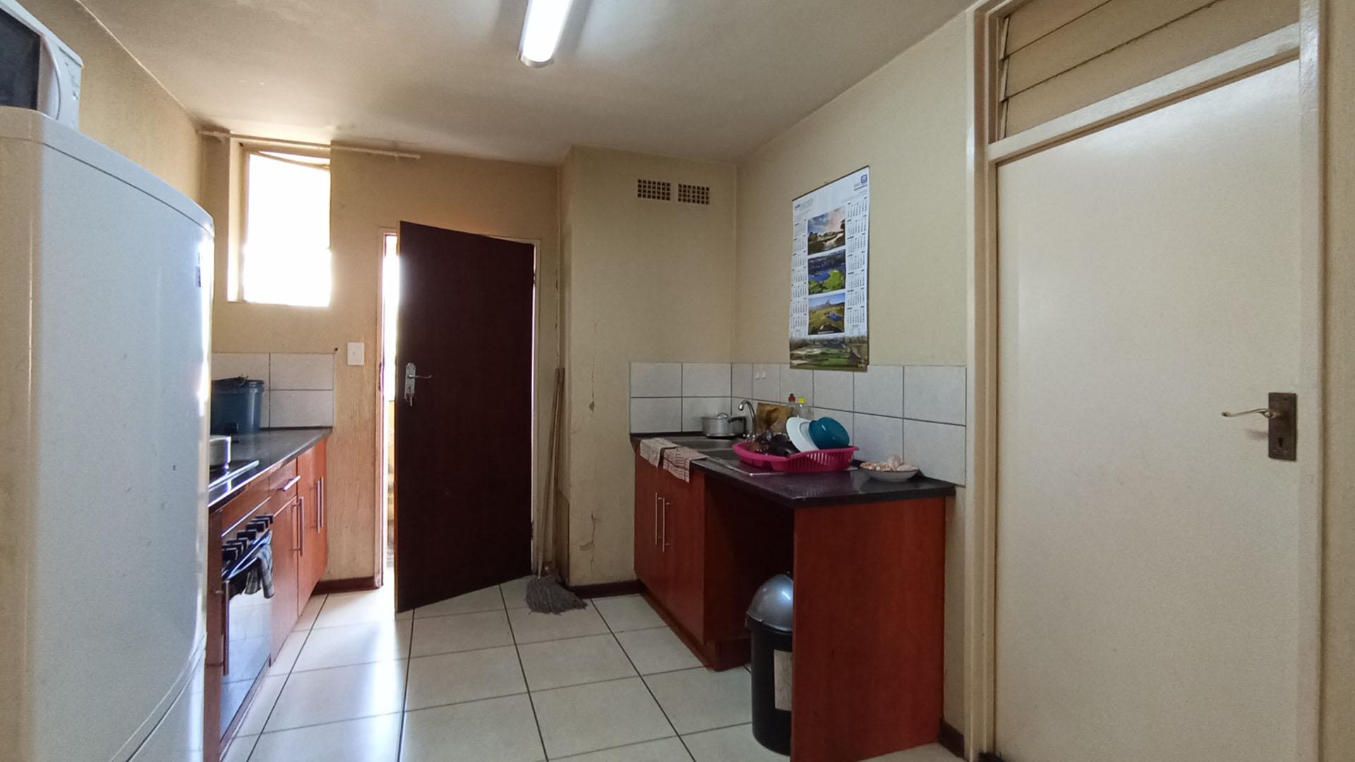 Kitchen - 9 square meters of property in Sunnyside