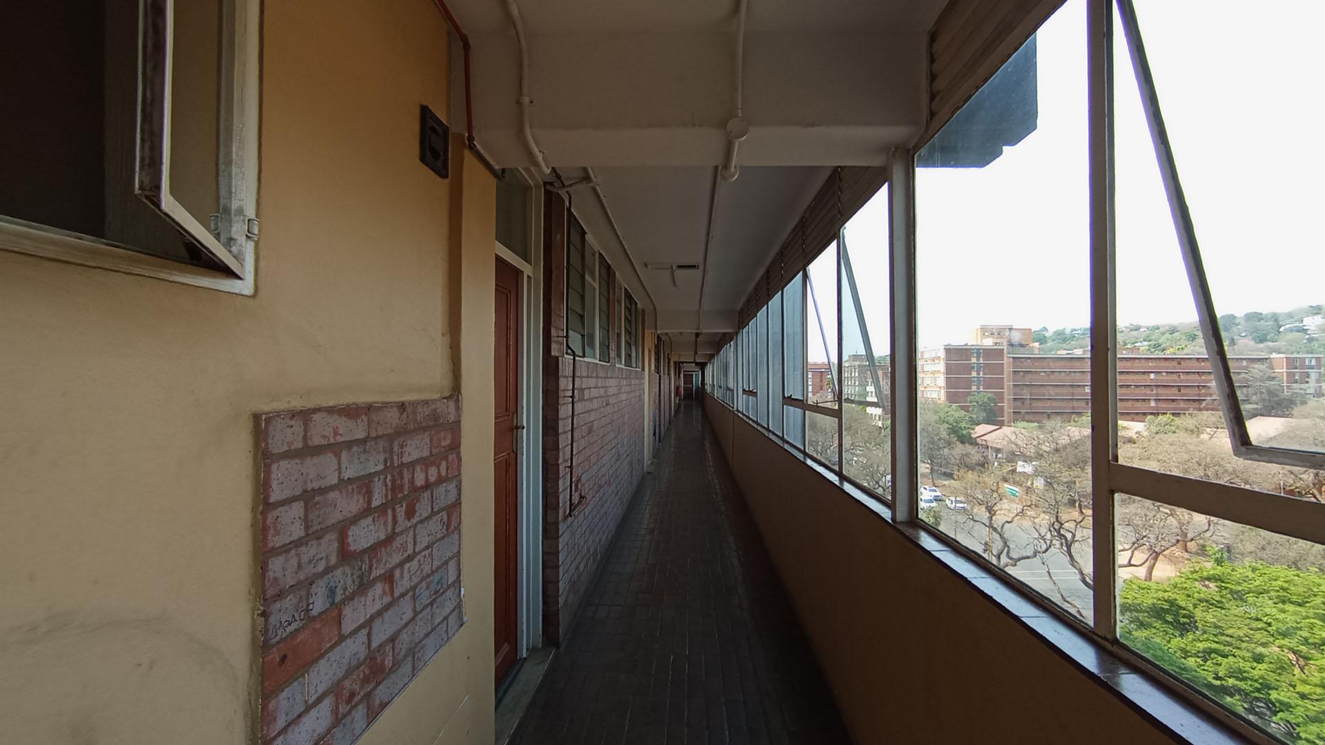 Front View of property in Sunnyside