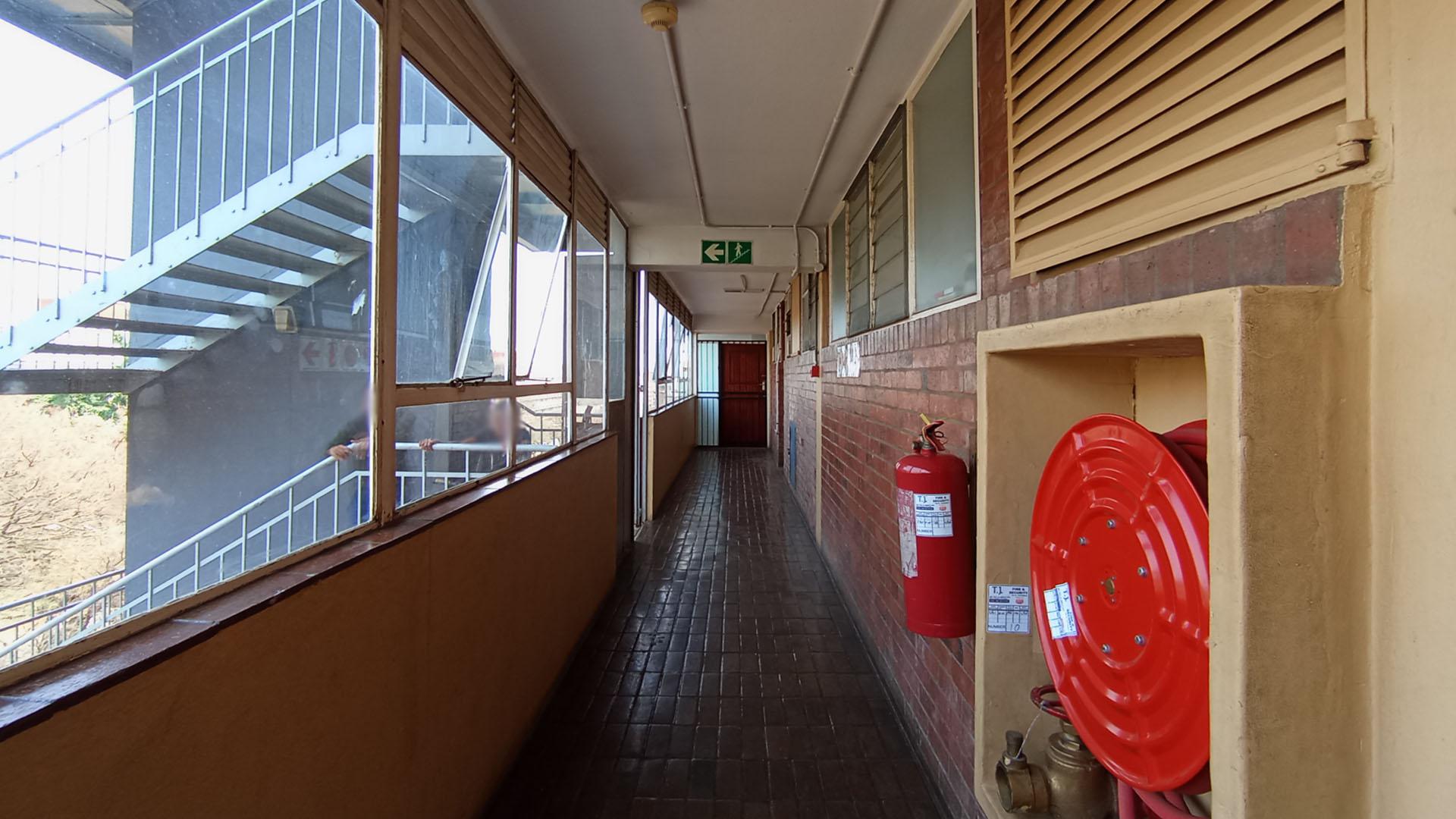 Front View of property in Sunnyside