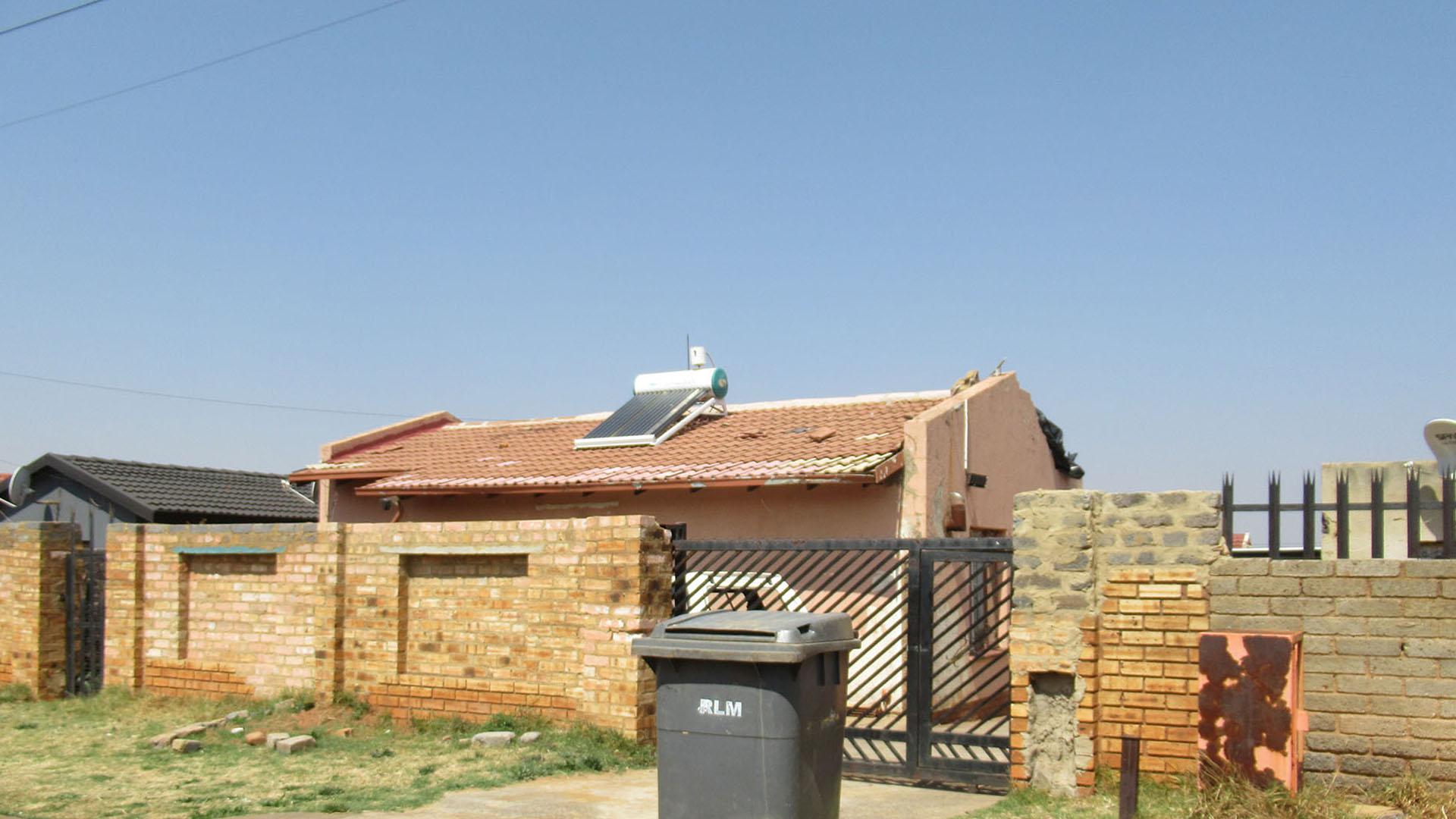 Front View of property in Toekomsrus