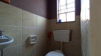 Guest Toilet - 2 square meters of property in Windsor