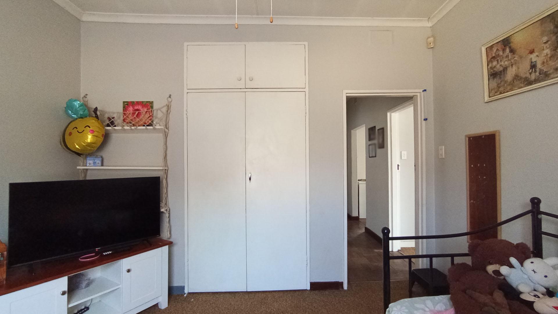 Bed Room 2 - 15 square meters of property in Daspoort