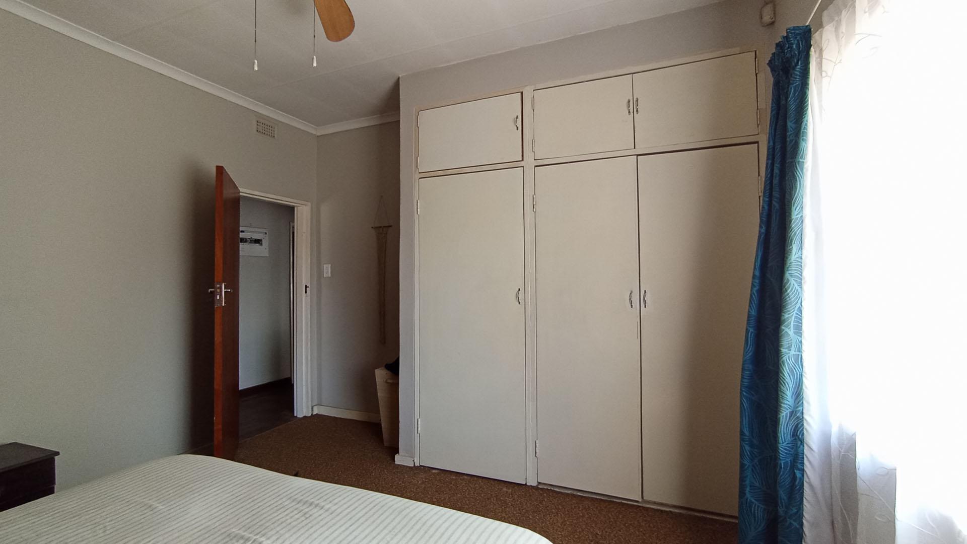 Bed Room 3 - 17 square meters of property in Daspoort