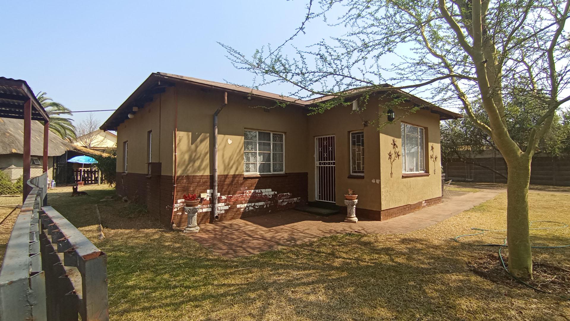 Backyard of property in Daspoort