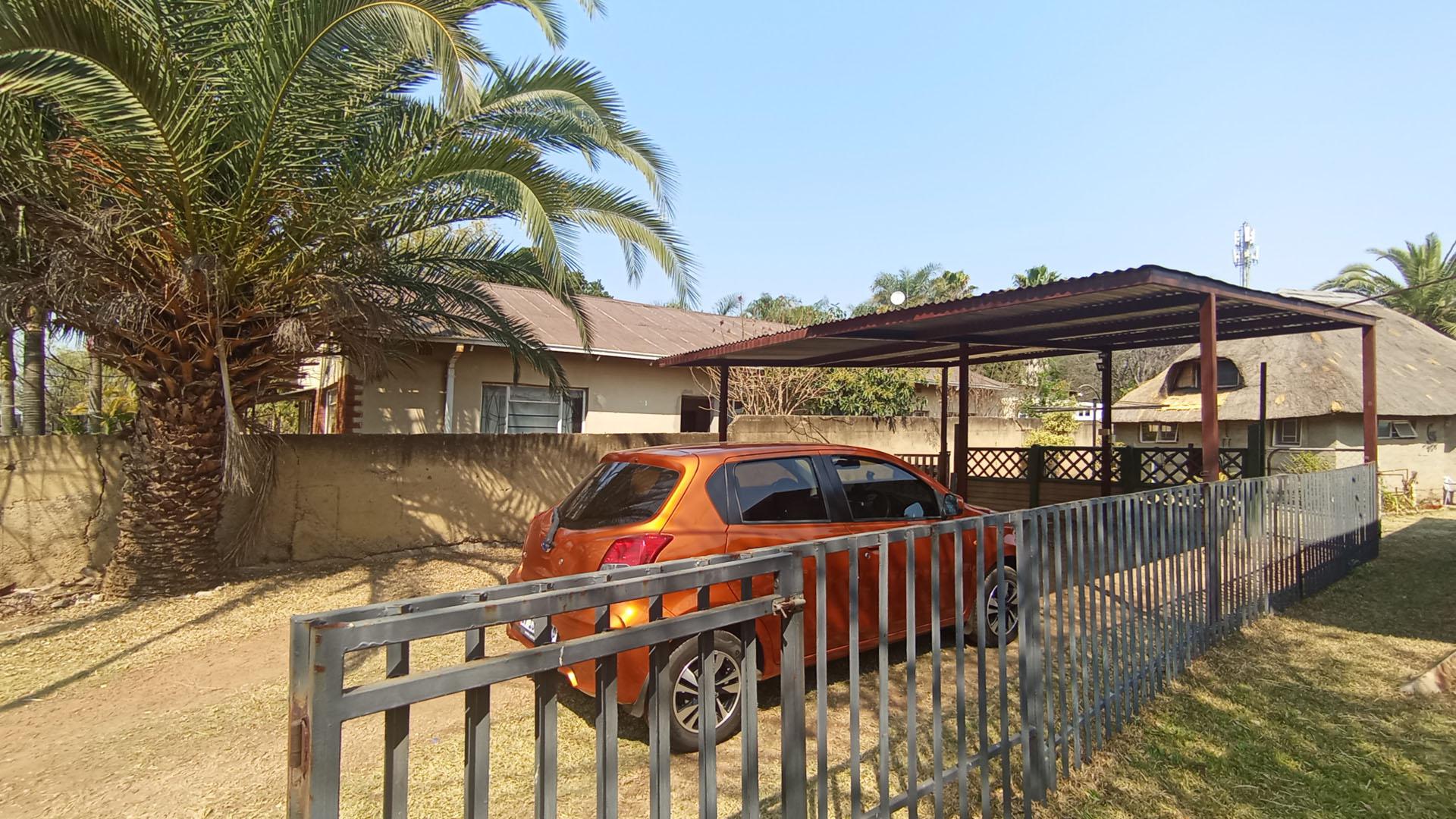 Backyard of property in Daspoort