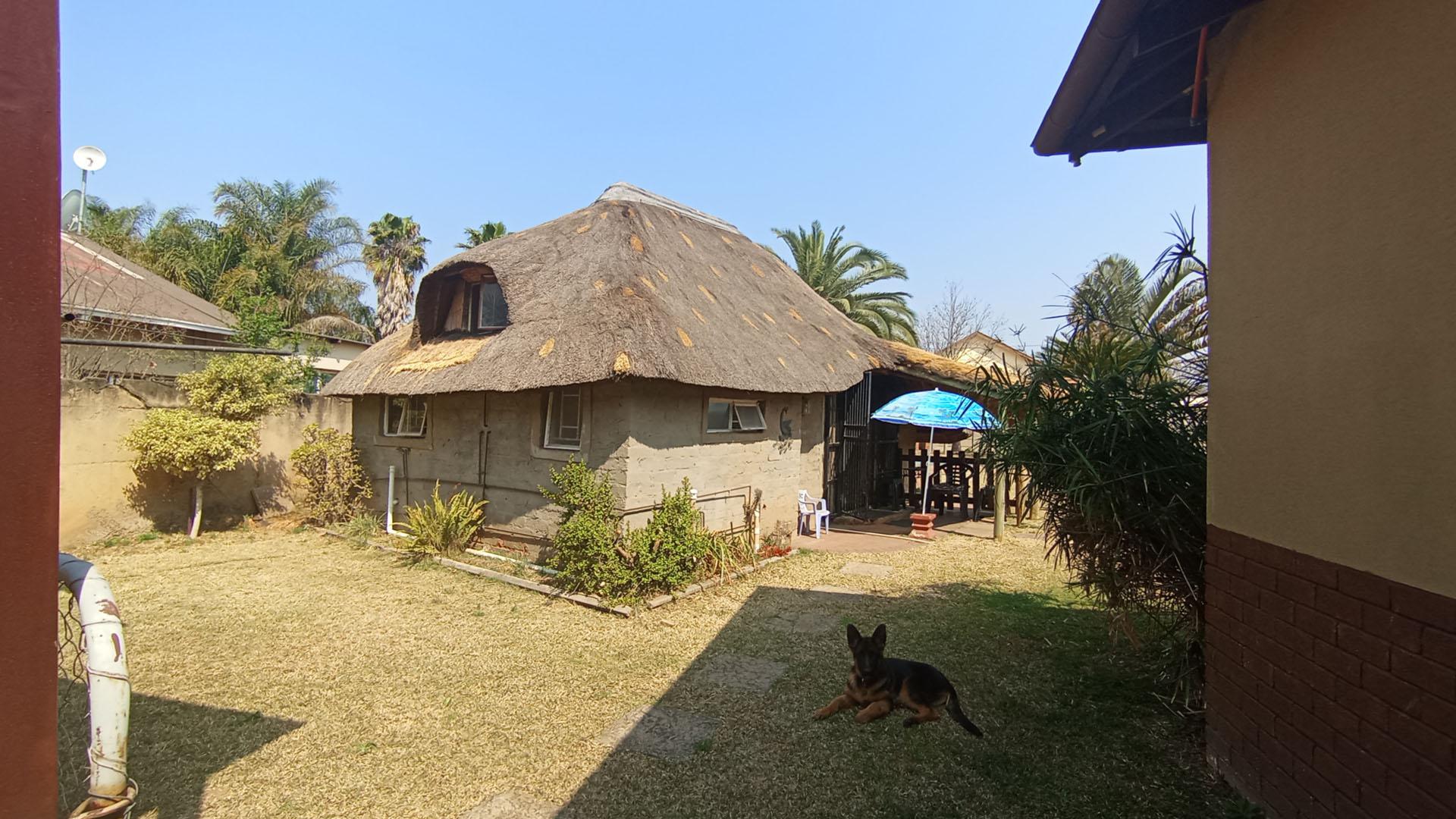 Backyard of property in Daspoort