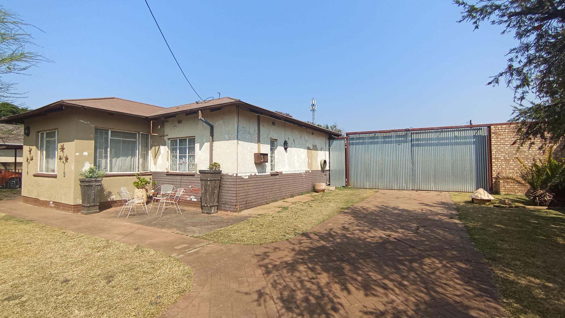 Backyard of property in Daspoort