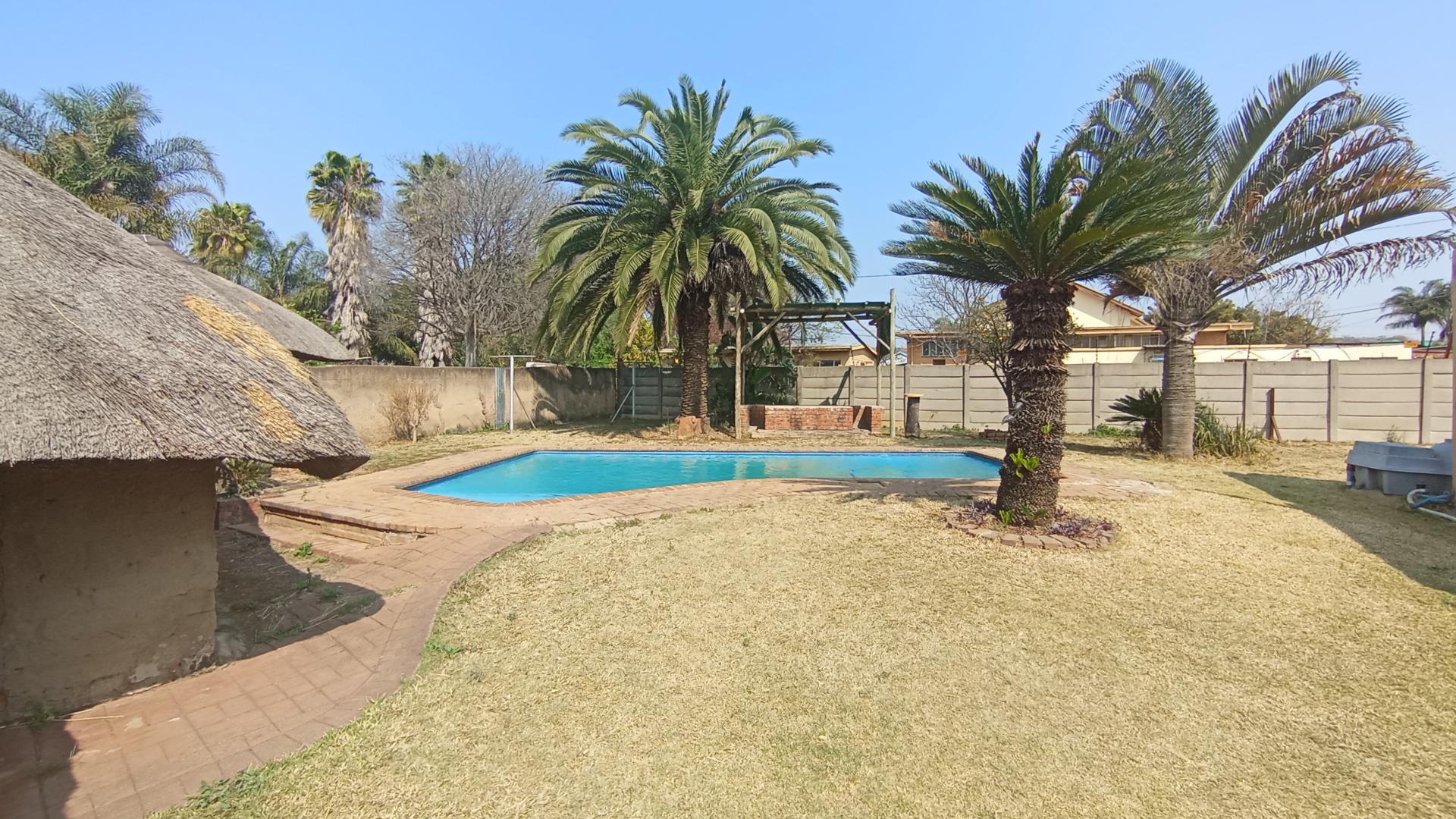 Backyard of property in Daspoort