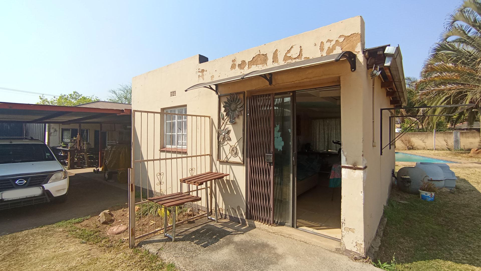 Front View of property in Daspoort