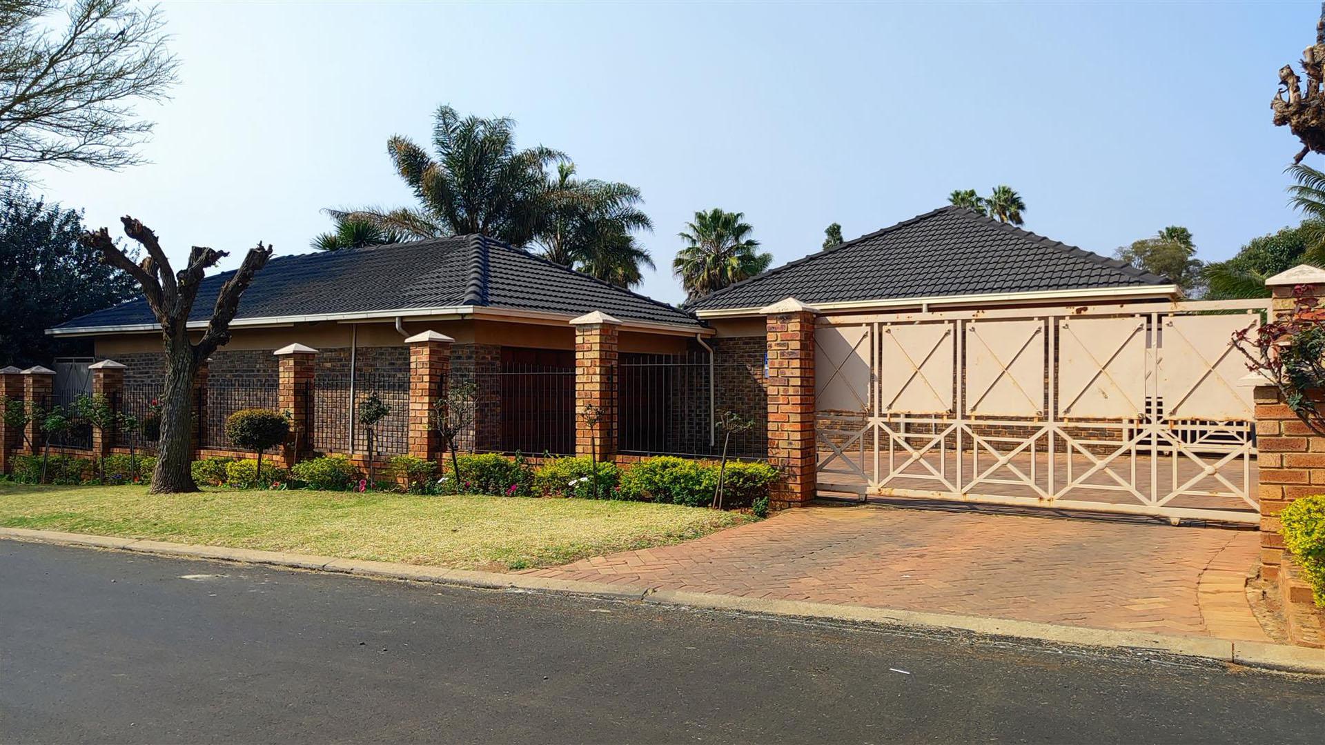 Front View of property in Norkem park