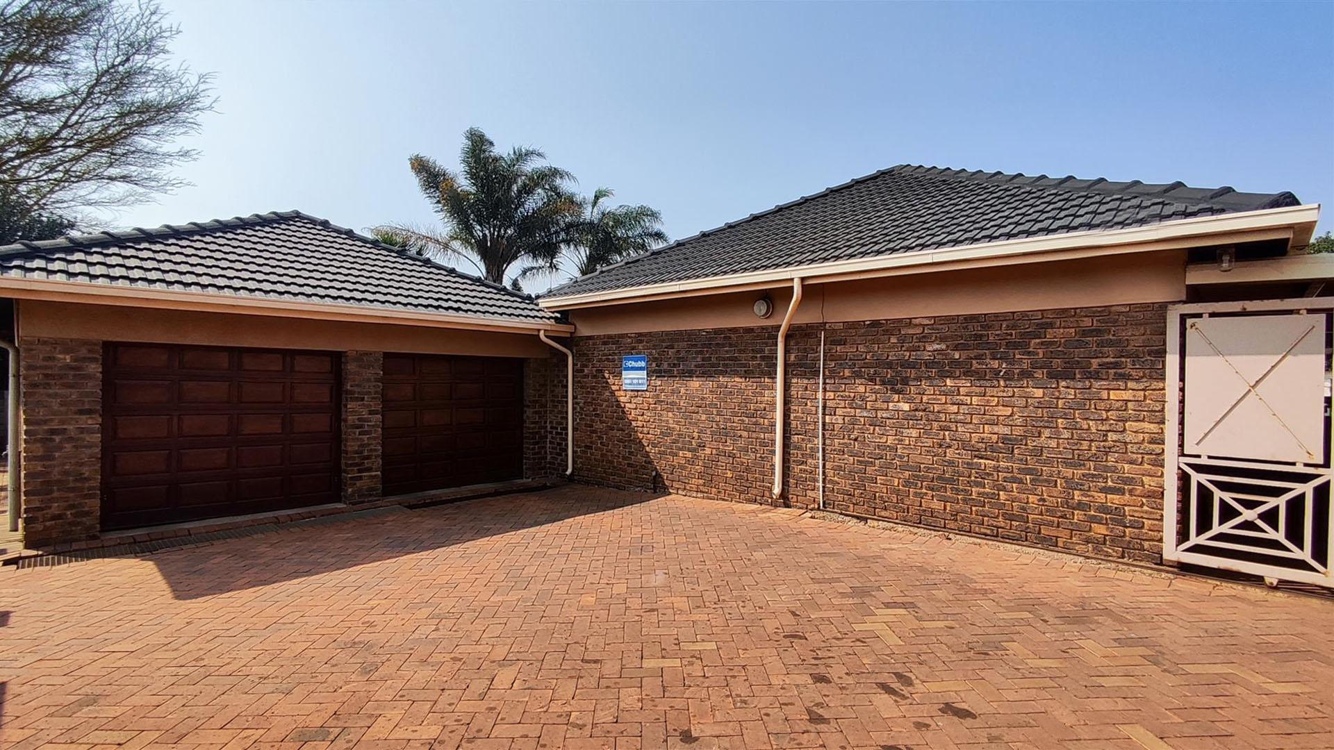 Front View of property in Norkem park