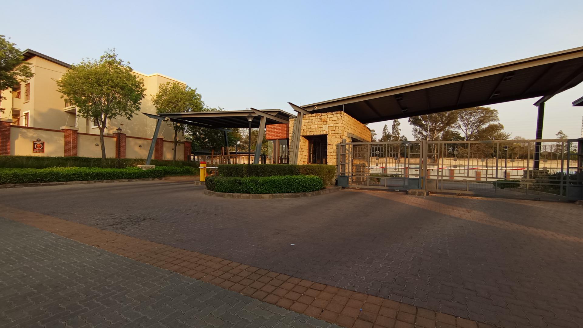 Front View of property in Douglasdale