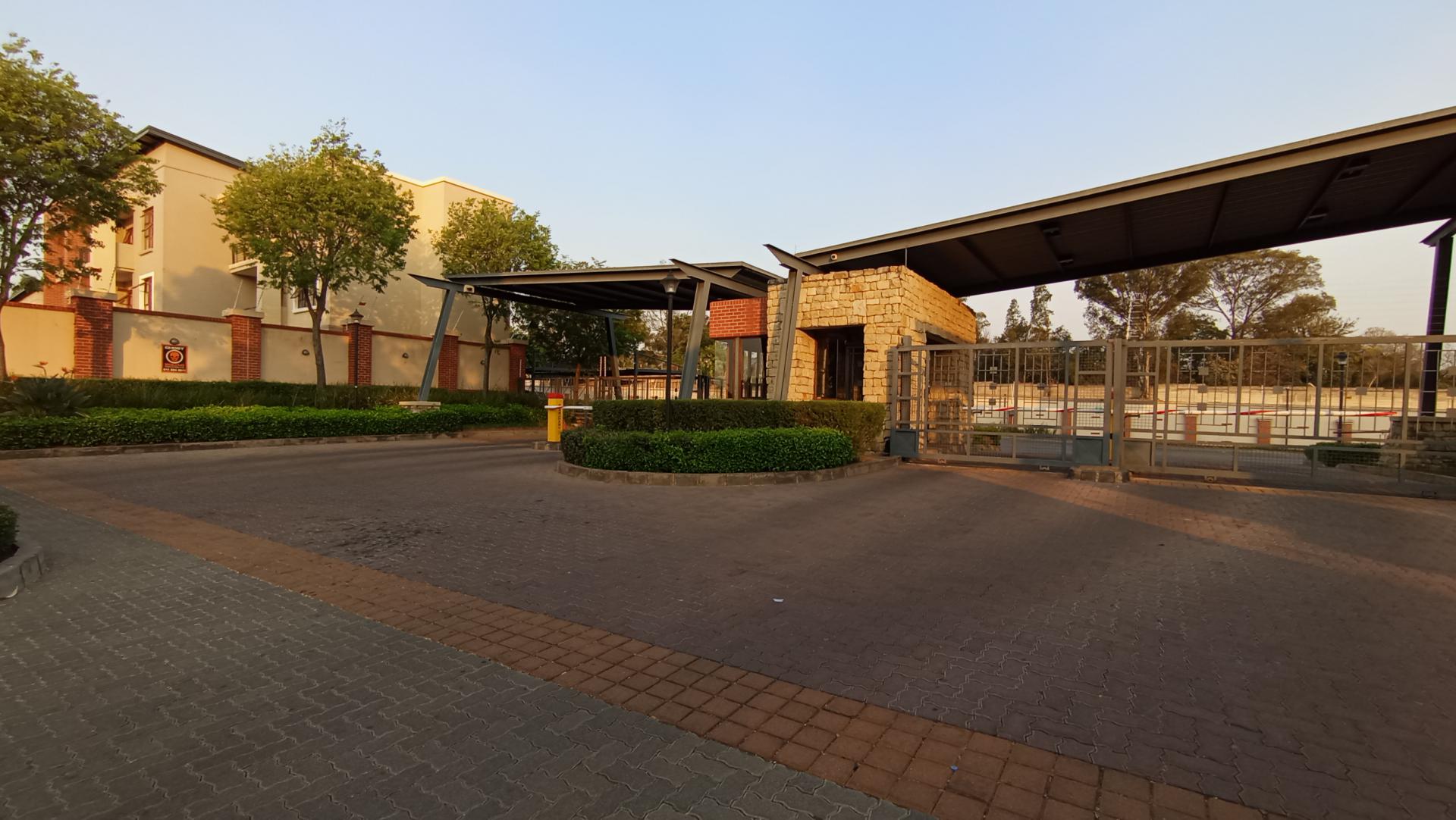 Front View of property in Douglasdale