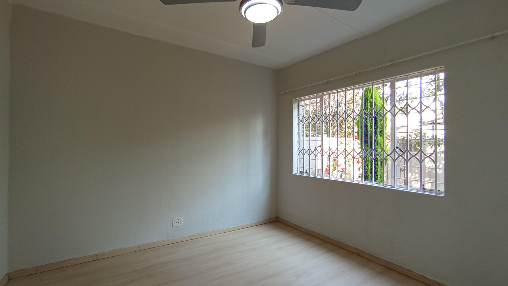 Bed Room 1 - 13 square meters of property in Northwold