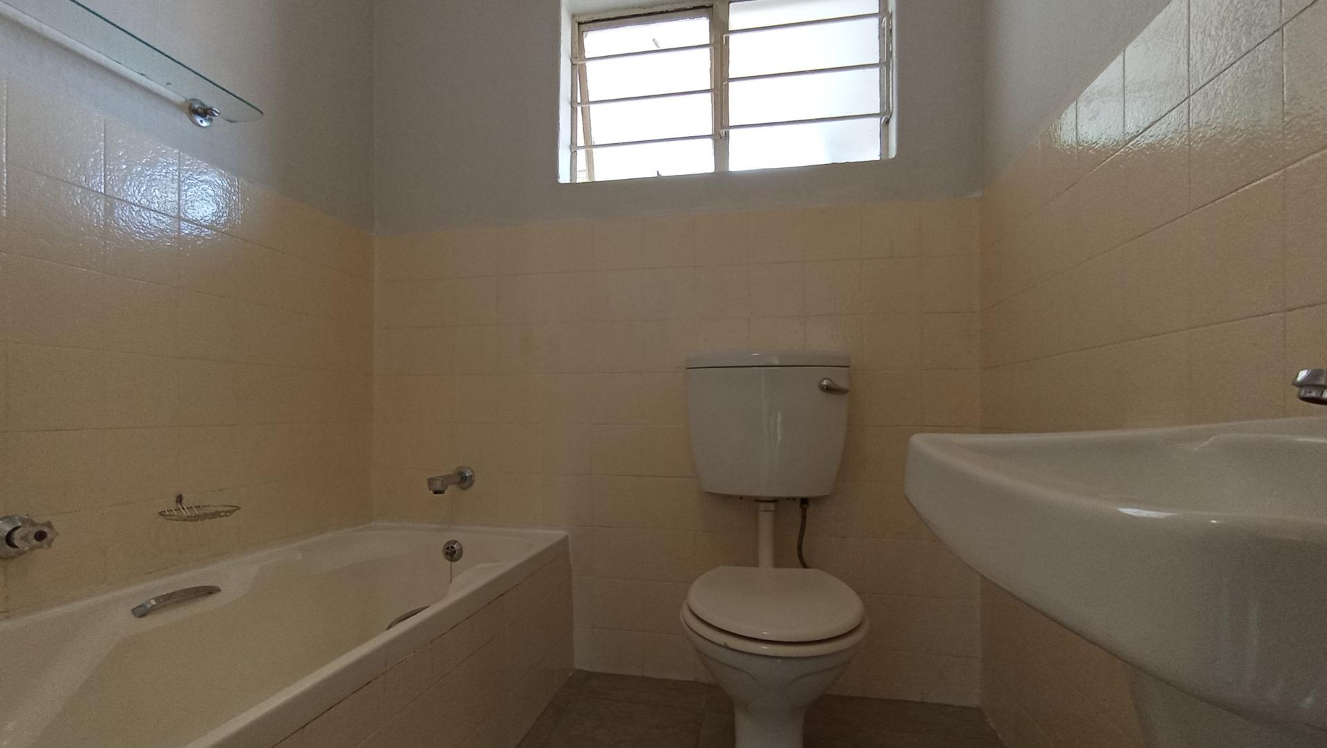 Bathroom 1 - 6 square meters of property in Northwold