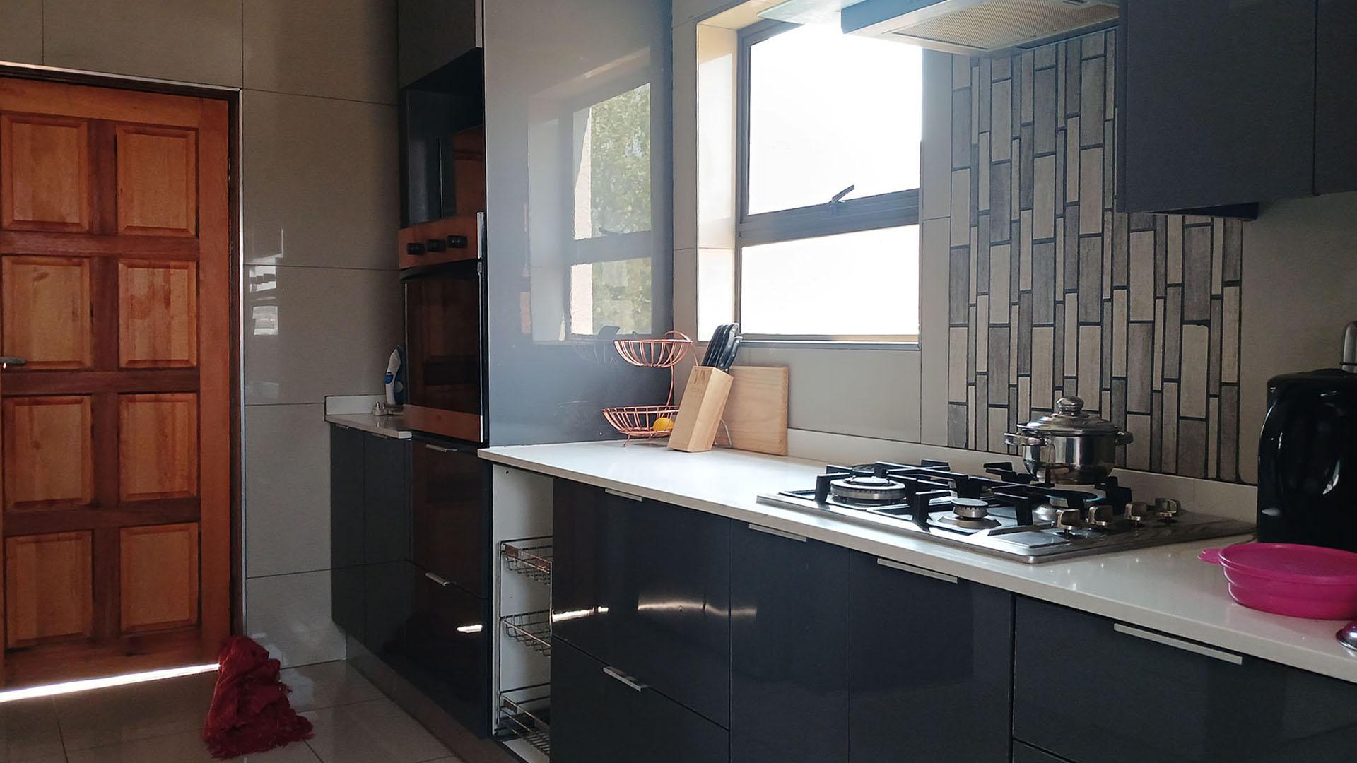 Kitchen - 15 square meters of property in Munsieville