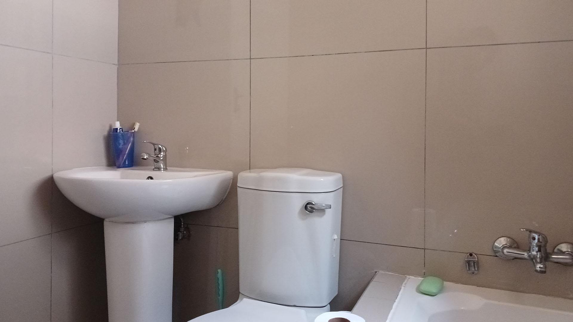 Bathroom 1 - 5 square meters of property in Munsieville