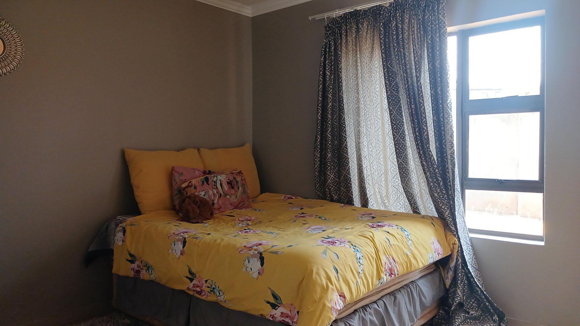 Main Bedroom - 37 square meters of property in Munsieville