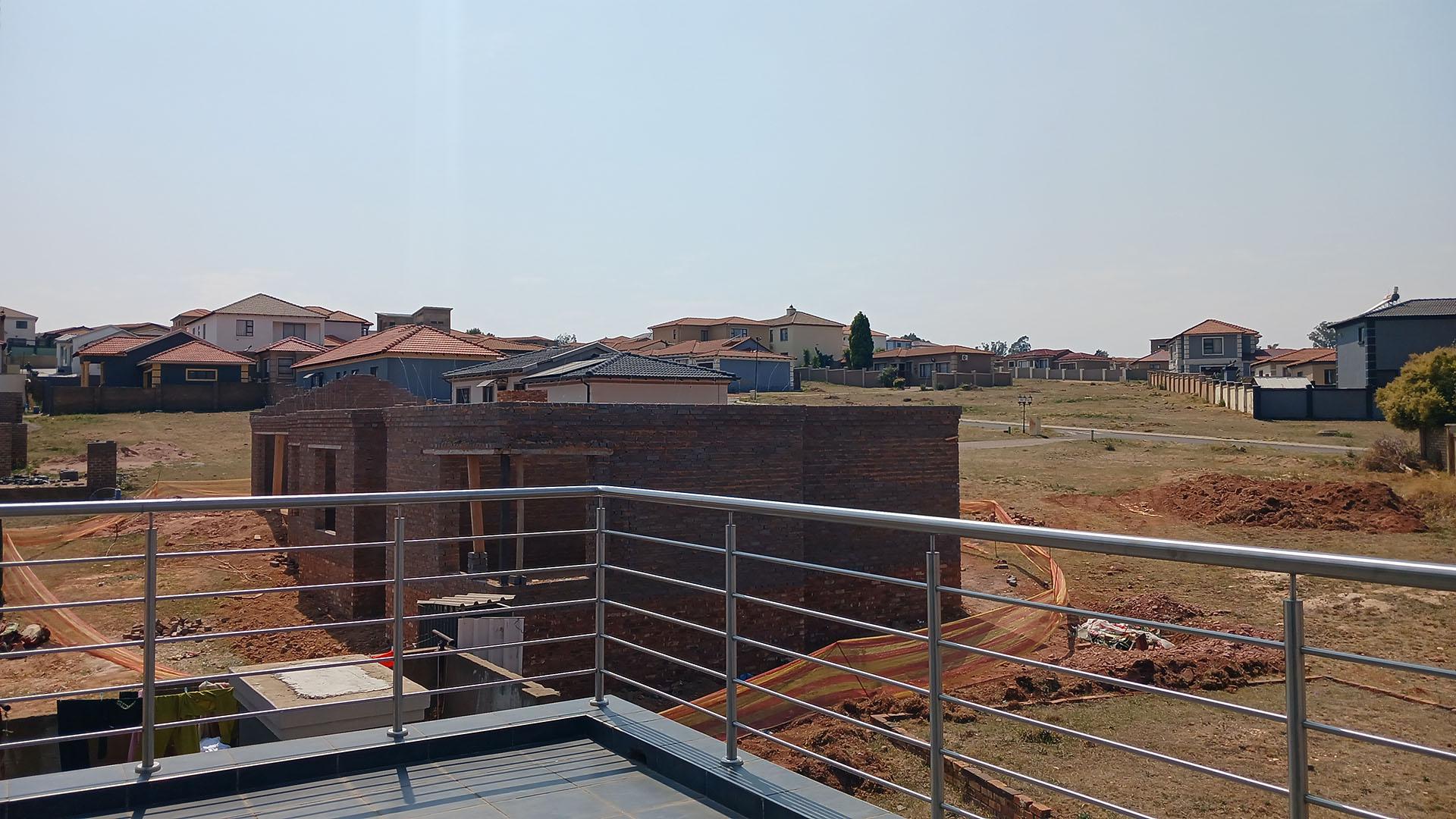 Balcony - 24 square meters of property in Munsieville