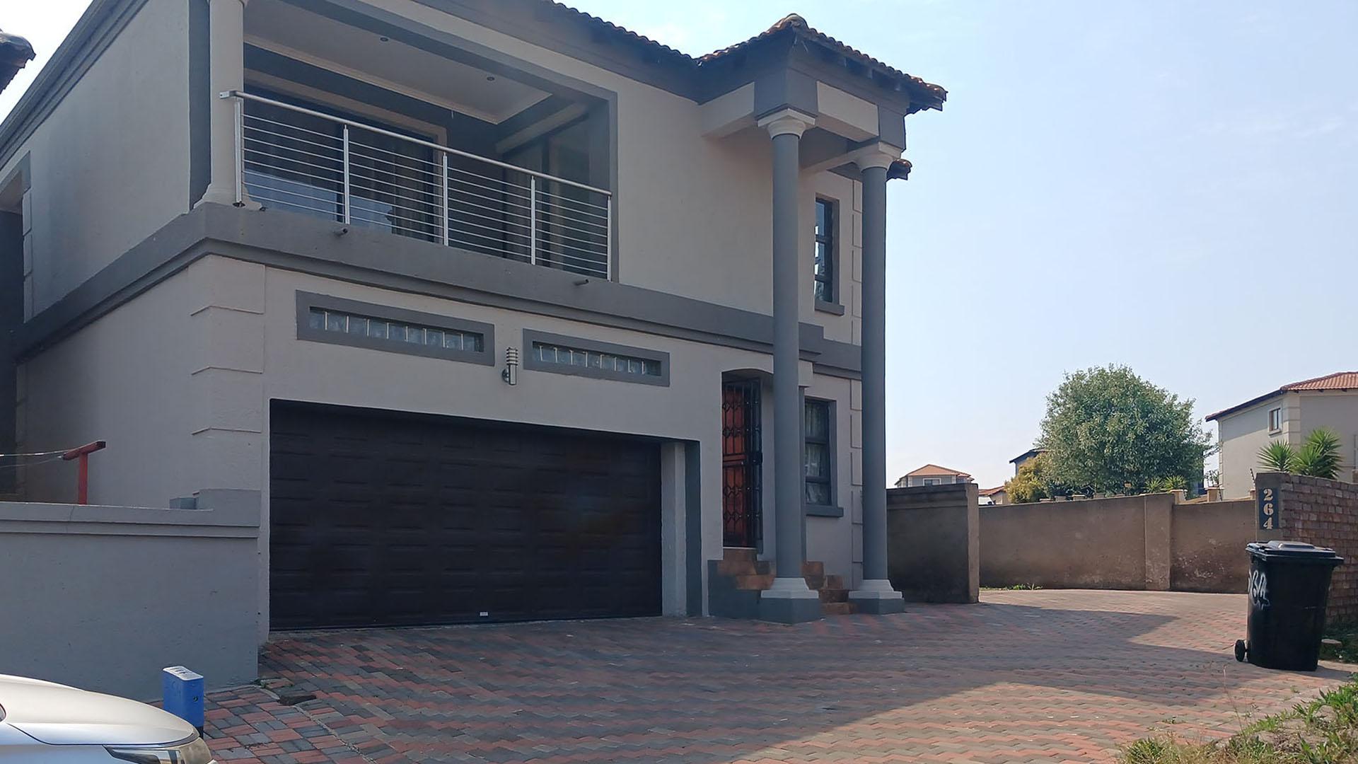 Front View of property in Munsieville