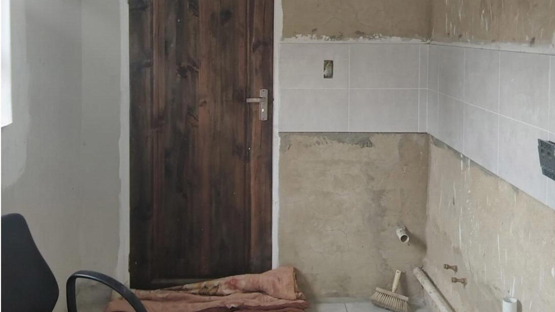 Kitchen of property in Regents Park