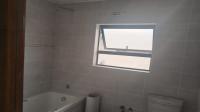 Bathroom 1 of property in Regents Park